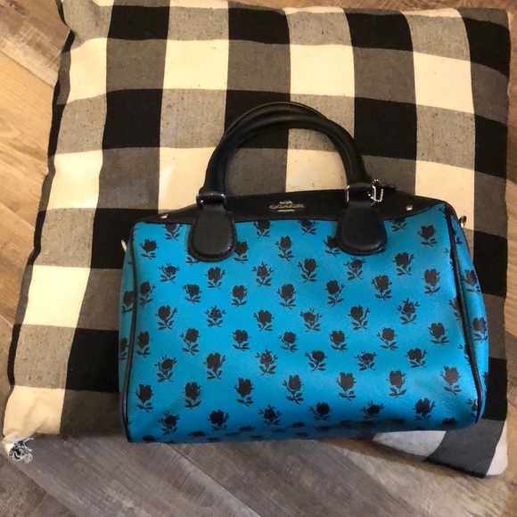 Coach bag with strap - Picture 1 of 2